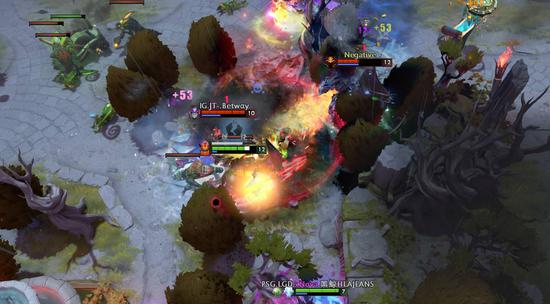 西安交警创新治理围挡提升城市交通效率