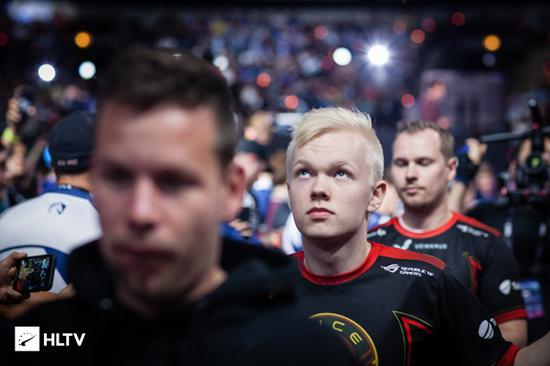 中国战队历史性夺冠揭开新篇章