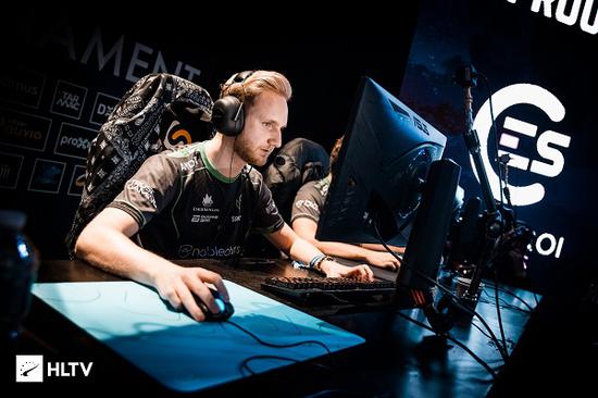 绝地求生PS4和XboxOne版停服通知及玩家影响分析